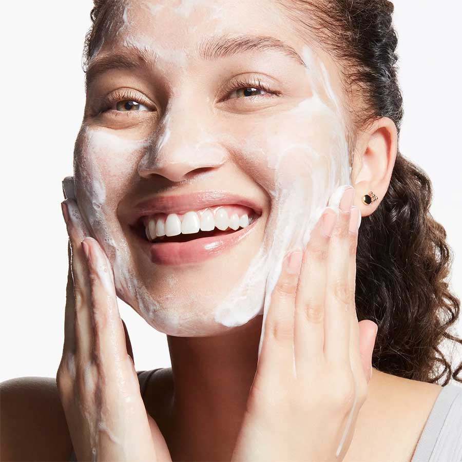 فوم شستشوی صورت برای چه کسانی مناسب است؟
